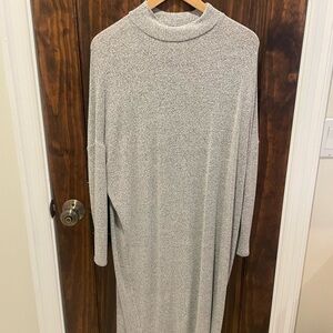 Lou & Grey Gray Long Sleeve Knit Dress